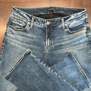 Silver Jeans Elyse slim boot cut waist-31, length 33.  Very stretchy!